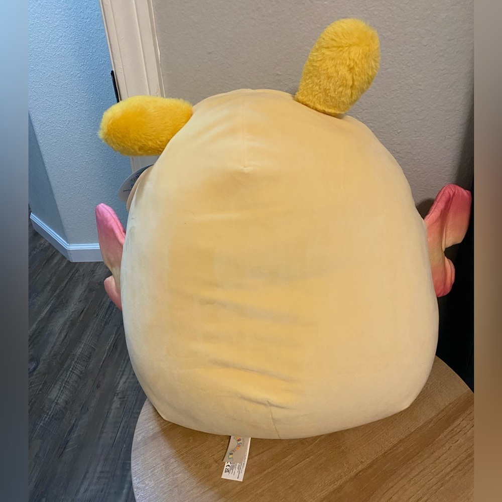Squishmallow Miry the Yellow Moth NWT Rare Hard to Find Size 16" - Picture 4 of 5
